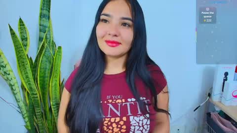    Independent model online show from 05-22-26, 12:18