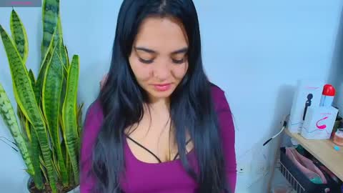    Independent model online show from 05-23-26, 07:13