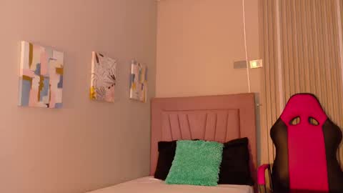 meli_peach online show from 11-23-25, 12:16