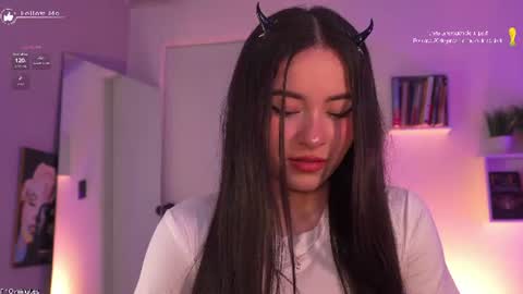 Snapshot of meliflua_a chatting on 06-26-26, 06:01 Meli online show from 06-26-26, 06:01
