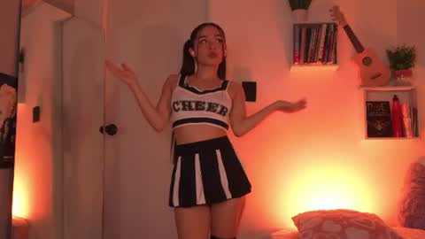 Snapshot of meliflua_a chatting on 07-02-26, 07:20 Meli online show from 07-02-26, 07:20