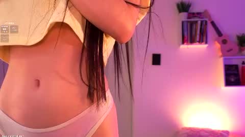 Snapshot of meliflua_a chatting on 07-13-26, 06:33 Meli online show from 07-13-26, 06:33
