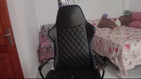 Snapshot of melinamars_ chatting on 12-08-24, 04:50 Melina online show from 12-08-24, 04:50