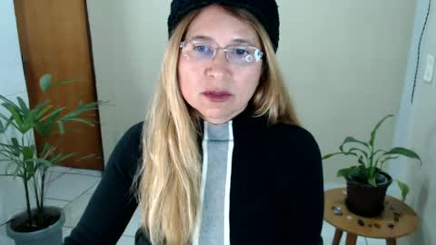 Melinda online show from 06-09-26, 10:54