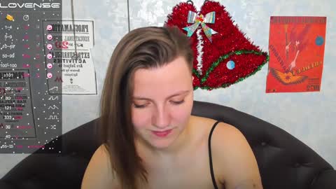 Snapshot of melindat chatting on 12-19-24, 05:29 Melinda online show from 12-19-24, 05:29