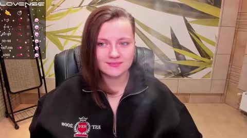 Snapshot of melindat chatting on 02-19-26, 01:34 Melinda online show from 02-19-26, 01:34