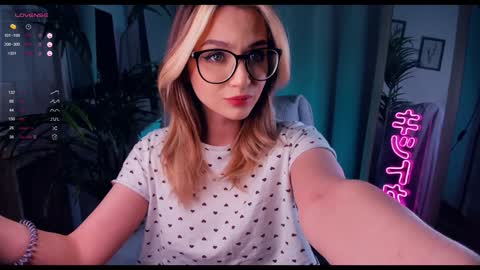 Snapshot of melisa_ginger chatting on 02-06-25, 09:32 Im Melisa 3 online show from 02-06-25, 09:32