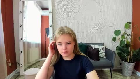 Snapshot of melissa_199 chatting on 10-08-25, 09:07 Sophia online show from 10-08-25, 09:07