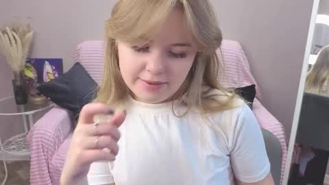 Snapshot of melissa_199 chatting on 10-16-25, 07:09 Sophia online show from 10-16-25, 07:09