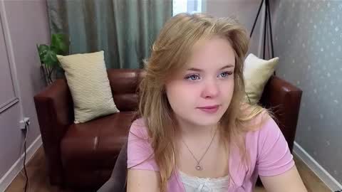 Snapshot of melissa_199 chatting on 10-20-25, 07:20 Sophia online show from 10-20-25, 07:20