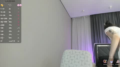 Snapshot of melissa_yamazaki chatting on 02-14-25, 12:36 Lisaa online show from 02-14-25, 12:36