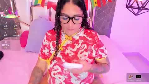 Snapshot of melissabloomm chatting on 06-25-26, 01:27 melissabloomm online show from 06-25-26, 01:27