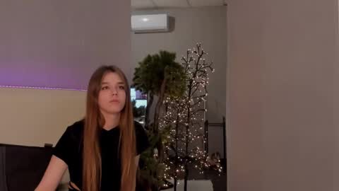 Snapshot of melissacrayzy chatting on 02-13-25, 10:23 MelissaCrayzy online show from 02-13-25, 10:23