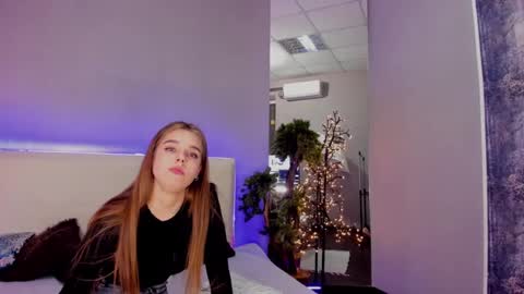 Snapshot of melissacrayzy chatting on 02-17-25, 12:27 MelissaCrayzy online show from 02-17-25, 12:27