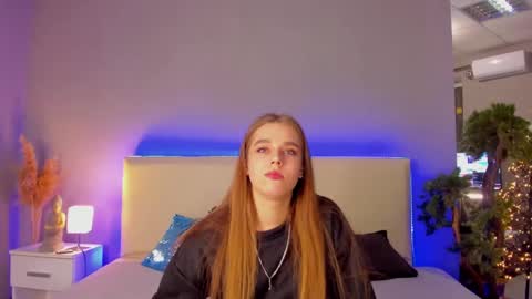 Snapshot of melissacrayzy chatting on 02-18-25, 06:26 MelissaCrayzy online show from 02-18-25, 06:26