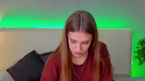 Snapshot of melissacrayzy chatting on 02-19-25, 06:33 MelissaCrayzy online show from 02-19-25, 06:33