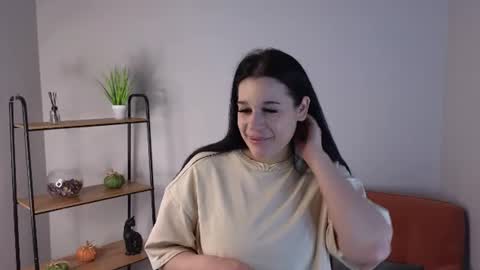 Snapshot of melissalong chatting on 07-17-26, 09:05 Sofi online show from 07-17-26, 09:05