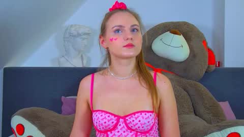 Snapshot of melissamelrey chatting on 10-27-25, 08:51 MelissaBerry online show from 10-27-25, 08:51