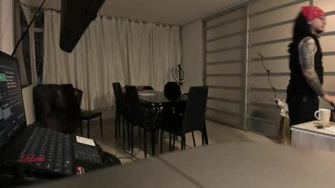 Snapshot of melkkor chatting on 11-17-25, 11:10 Melkkor Independient Model online show from 11-17-25, 11:10