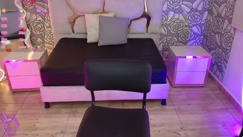 Snapshot of mellani_tay chatting on 01-25-25, 03:09 Mellani  online show from 01-25-25, 03:09