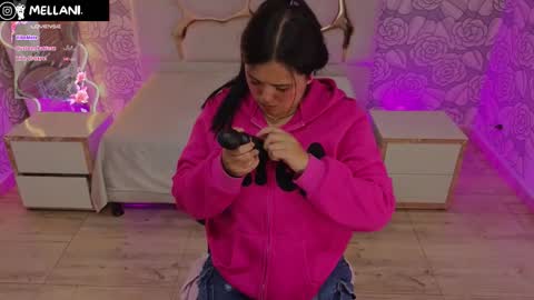 Snapshot of mellani_tay chatting on 10-02-25, 03:24 Mellani  online show from 10-02-25, 03:24