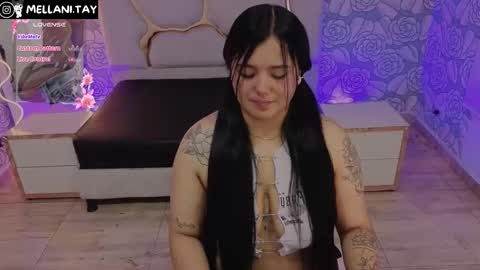 Snapshot of mellani_tay chatting on 10-28-25, 04:05 Mellani  online show from 10-28-25, 04:05