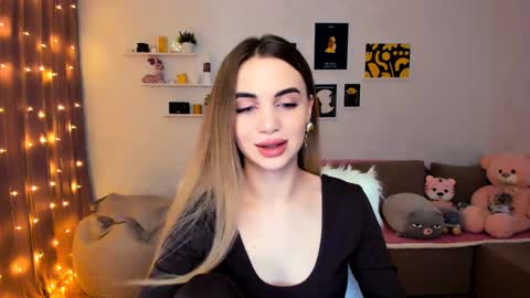 Tessa online show from 12-18-24, 10:46