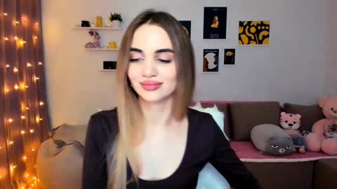 Tessa online show from 12-19-24, 02:01