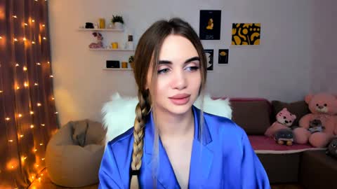 Tessa online show from 12-20-24, 12:19