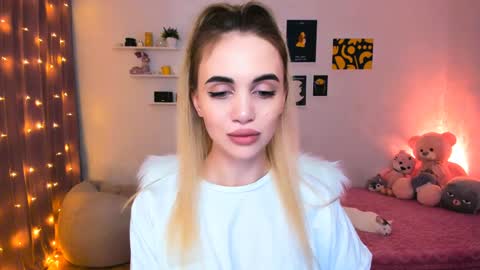 Tessa online show from 12-25-24, 12:37