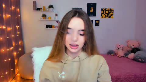 Tessa online show from 02-06-25, 09:49