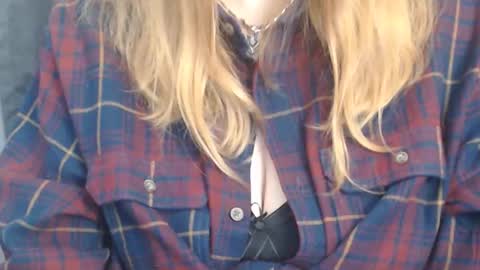 Snapshot of mellisaaustin chatting on 11-19-25, 06:13 I want his cum online show from 11-19-25, 06:13