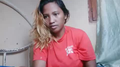 Snapshot of mellissia02 chatting on 05-07-26, 04:07 mellissa online show from 05-07-26, 04:07