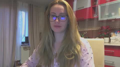 Snapshot of melly_rosey chatting on 01-23-25, 07:22 Melly online show from 01-23-25, 07:22