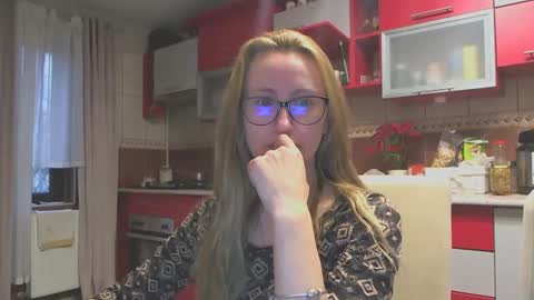 Snapshot of melly_rosey chatting on 02-03-25, 06:56 Melly online show from 02-03-25, 06:56