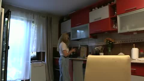 Snapshot of melly_rosey chatting on 09-09-25, 07:08 Melly online show from 09-09-25, 07:08