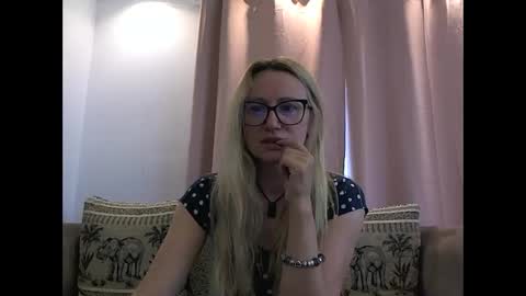 Melly online show from 05-20-26, 06:08