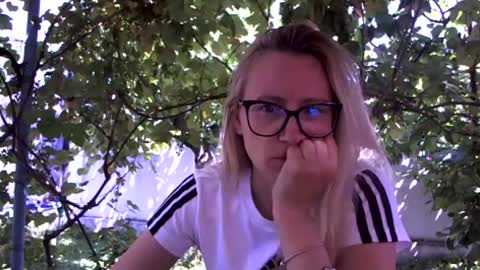 Snapshot of melly_rosey chatting on 07-11-26, 08:50 Melly online show from 07-11-26, 08:50