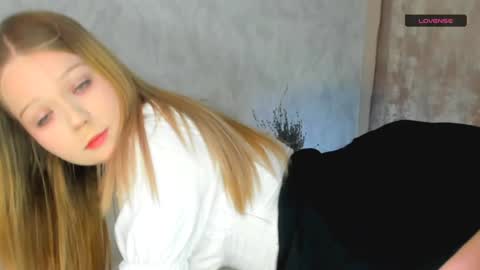 Snapshot of melmooon chatting on 12-02-24, 01:46 MelMooon online show from 12-02-24, 01:46