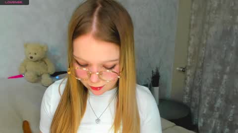 Snapshot of melmooon chatting on 01-17-25, 04:47 MelMooon online show from 01-17-25, 04:47