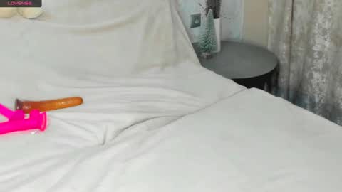 Snapshot of melmooon chatting on 01-22-25, 09:43 MelMooon online show from 01-22-25, 09:43