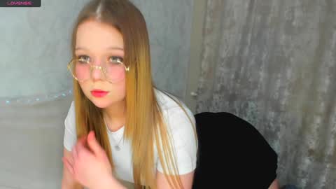 Snapshot of melmooon chatting on 01-27-25, 02:13 MelMooon online show from 01-27-25, 02:13