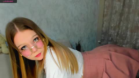 Snapshot of melmooon chatting on 01-28-25, 06:17 MelMooon online show from 01-28-25, 06:17