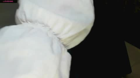 Snapshot of melmooon chatting on 02-01-25, 01:09 MelMooon online show from 02-01-25, 01:09