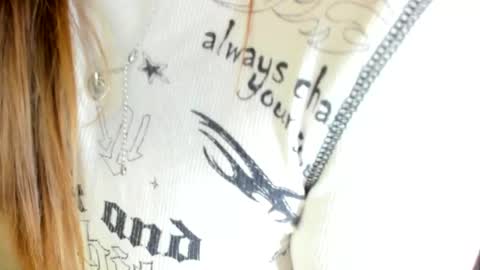 Snapshot of melmooon chatting on 10-04-25, 06:39 MelMooon online show from 10-04-25, 06:39