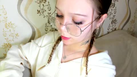 Snapshot of melmooon chatting on 10-10-25, 09:14 MelMooon online show from 10-10-25, 09:14