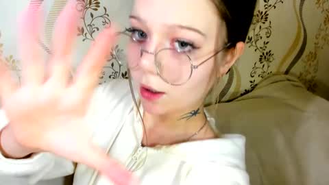 Snapshot of melmooon chatting on 11-05-25, 08:09 MelMooon online show from 11-05-25, 08:09