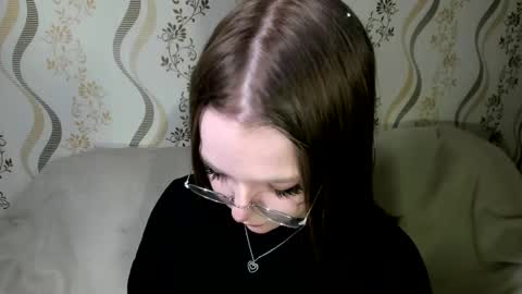 MelMooon online show from 12-15-25, 04:50