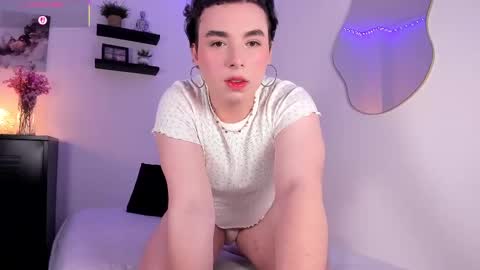 Snapshot of meloddysky chatting on 03-10-25, 01:21 Meloddy online show from 03-10-25, 01:21