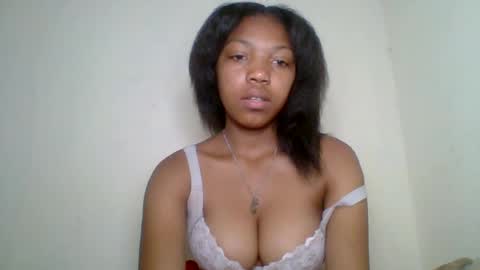 melodie_00 online show from 08-04-26, 12:52